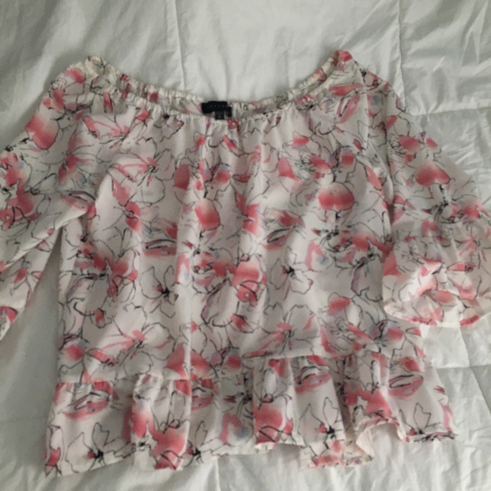 Quarter sleeve blouse